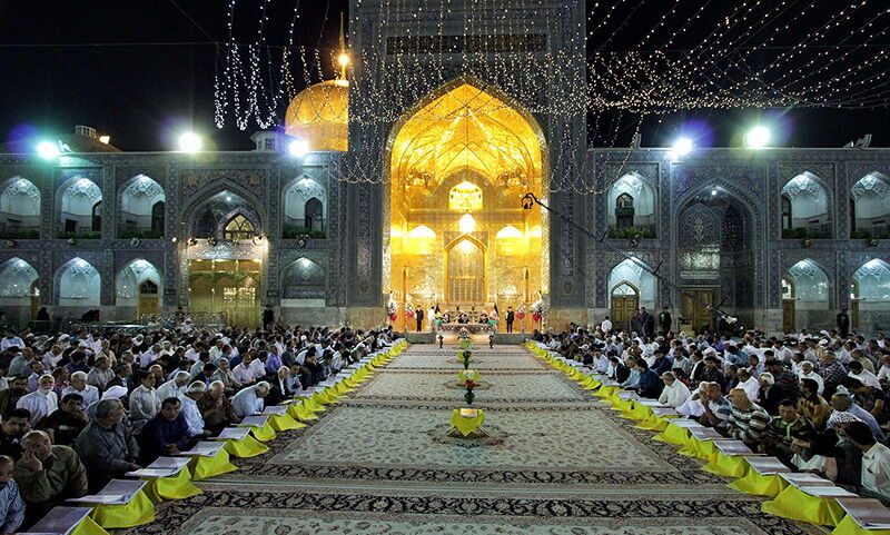پوشش گسترده مراسم رمضان حرم رضوی در ۳۰ شبکه ملی و بین‌المللی/ پخش روزانه ۶۰ ساعت برنامه تلویزیونی از حرم مطهر رضوی