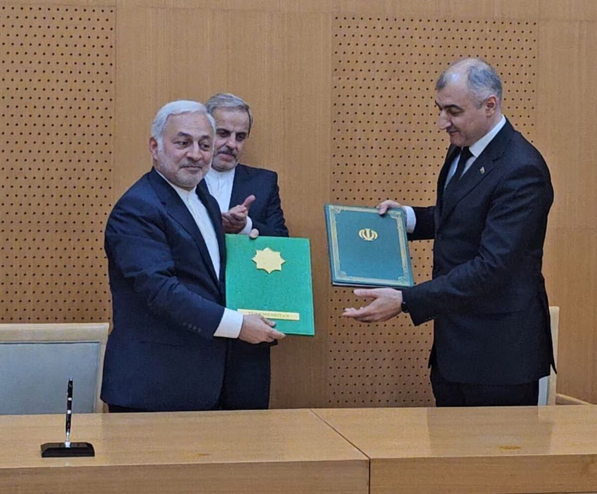 امضای یادداشت تفاهم کنسولی، مرزی و گمرکی میان ایران و ترکمنستان