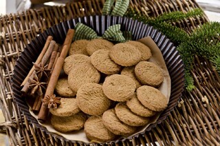 نابودسازی حدود ۳ تن بیسکویت فاسد در سبزوار