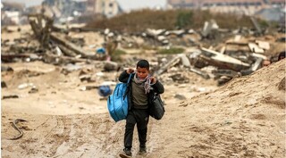 سناتور سندرز: گرسنگی دادن به کودکان غزه جنایت جنگی است