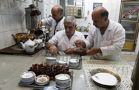 افطاری کنار کارون/ هیأت عباسیه اهواز صد و ده پانزده سال است که سفرههای رمضانیاش به راه است