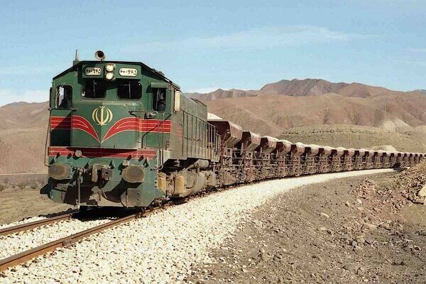 ارسال اولین محموله بریکت آهن‌اسفنجی هرمزگان به ازبکستان