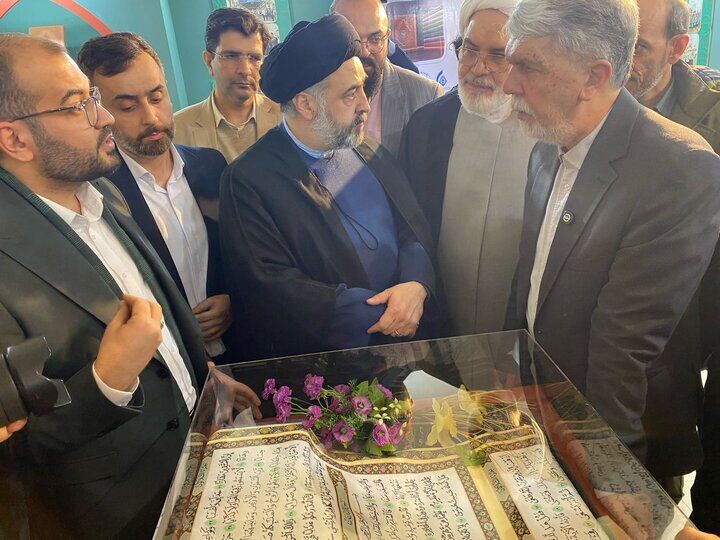 چهره‌هایی که تاکنون از نمایشگاه قرآن کریم بازدید کرده‌اند