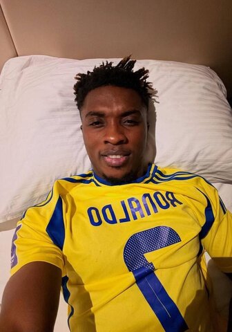 عکس | خواب خوش بازیکن استقلال با پیراهن رونالدو