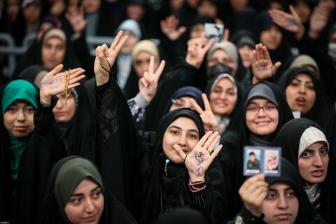 دیدار هزاران نفر از دانشجویان سراسر کشور با رهبر انقلاب