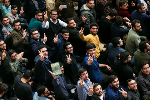 دیدار هزاران نفر از دانشجویان سراسر کشور با رهبر انقلاب