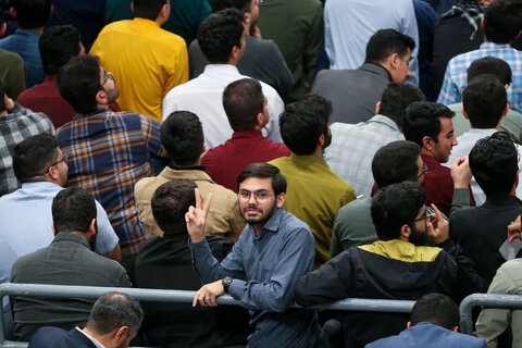 دیدار هزاران نفر از دانشجویان سراسر کشور با رهبر انقلاب