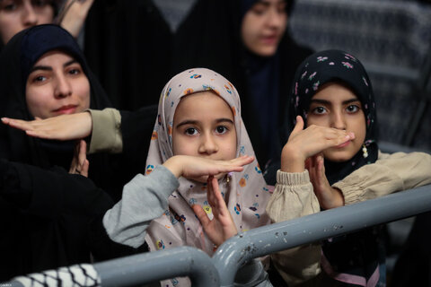 دیدار هزاران نفر از دانشجویان سراسر کشور با رهبر انقلاب