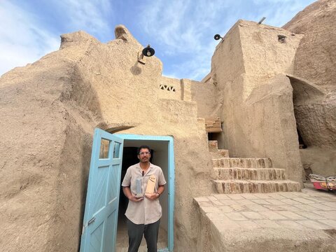 درباره علیرضا بارانی که تهران را رها کرد تا هوای بناهای تاریخی زابل را داشته باشد/برای مادرانم برگشتم