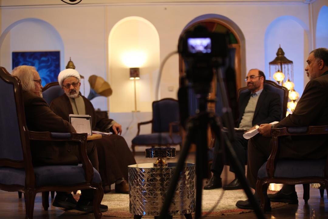 گفت و گو با کامران سیف اللهی، کارگردان و تهیه کننده برنامه/ «چهارگاه» قاب تازه ای از یک برنامه سحرگاهی