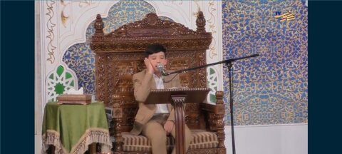 توفیق تلاوت در حرم مطهر رضوی را دارم