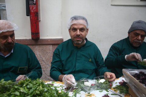 مهمانانی که میزبان زائران شده بودند