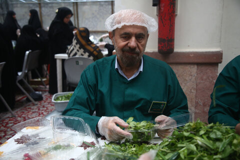 مهمانانی که میزبان زائران شده بودند