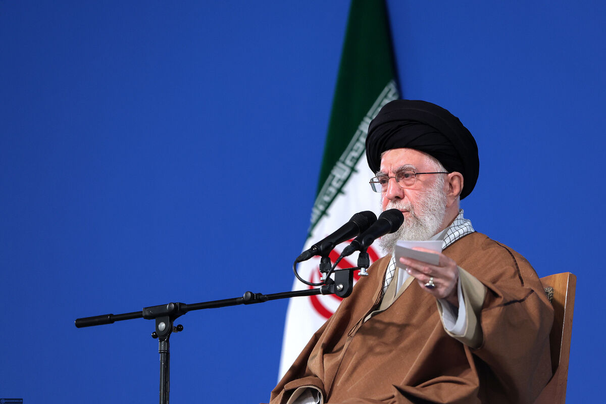 پاسخ قاطع رهبر معظم انقلاب به تهدیدهای بدخواهان ایران، تیتر یک رسانه‌های جهان
