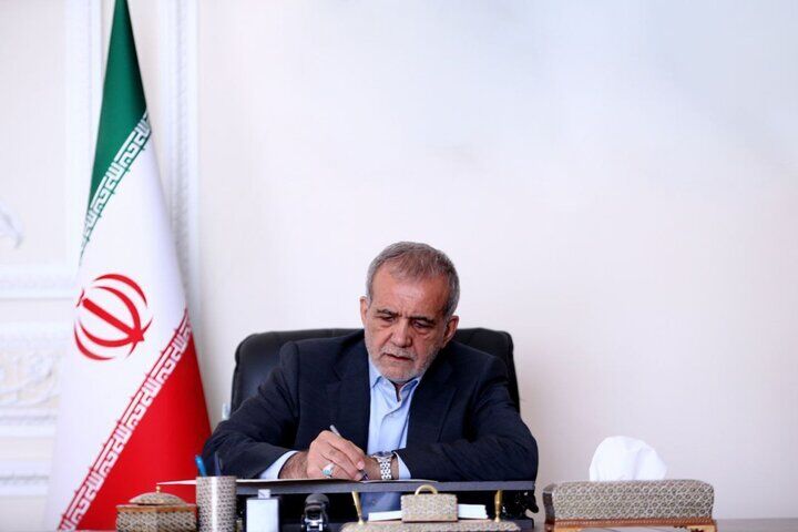 پیام تسلیت رئیس‌جمهور برای درگذشت پدر و همسر ۶ شهید
