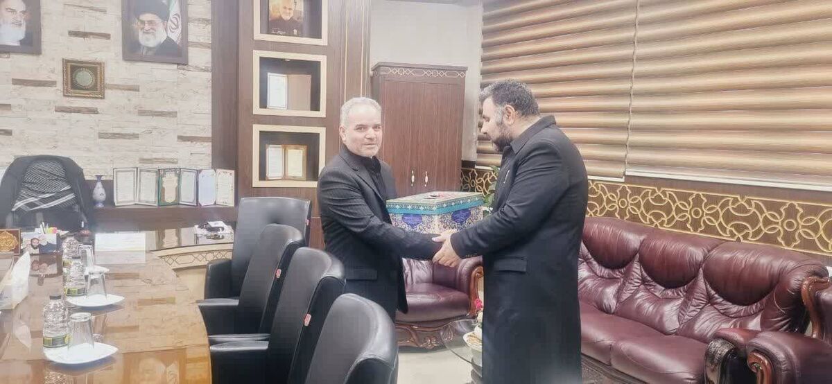 اهدای محصولات متبرک فرهنگی  آستان قدس رضوی به هتل‌داران مشهدالرضا(ع)