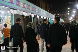 استقبال پرشور زائران و مجاوران حرم رضوی از نمایشگاه نوروزی «گذر علم و معرفت»