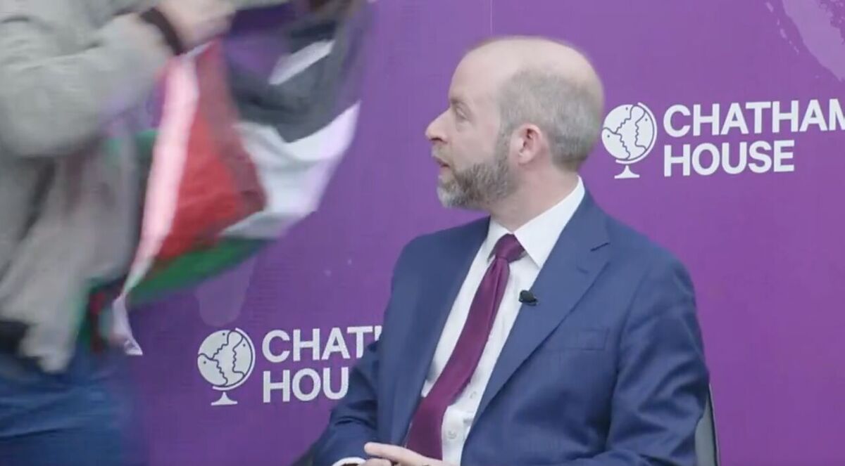 فریاد آزادی فلسطین در چتم‌هاوس؛ سخنرانی وزیر انگلیسی بر سر حمایت از اسرائیل قطع شد