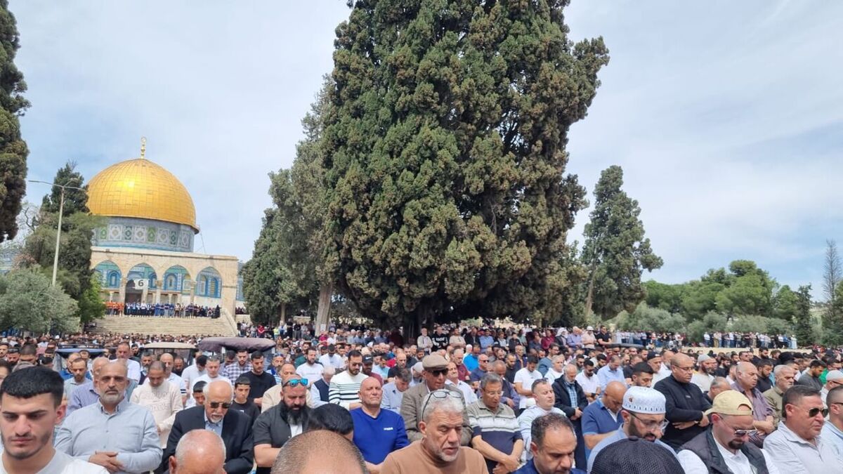 مشارکت ۷۵ هزار فلسطینی در نماز جمعه روز قدس در مسجدالاقصی