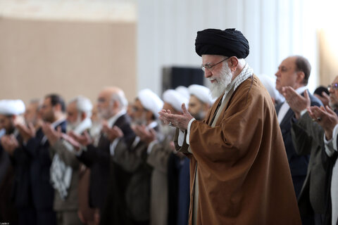 اقامه نماز عید سعید فطر به امامت مقام معظم رهبری