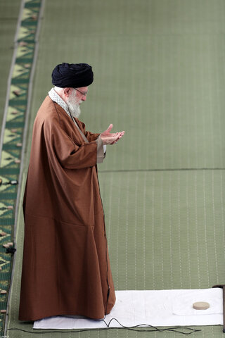 اقامه نماز عید سعید فطر به امامت مقام معظم رهبری