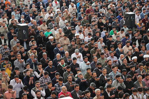 اقامه نماز عید سعید فطر به امامت مقام معظم رهبری
