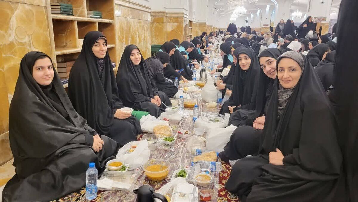 بهره‌مندی دانشجویان المپیادی‌ دانشگاه امام رضا(ع) از سفره اکرام رضوی