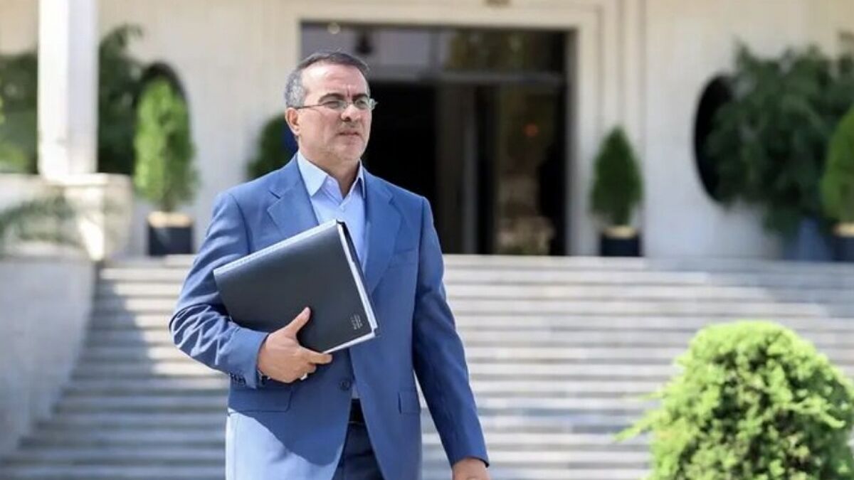 قرار نیست هوش مصنوعی جای کارمندان را بگیرد