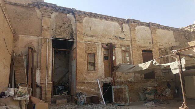 میراث ارزشمند معماری قم کارگاه شست و شوی فرش شده است