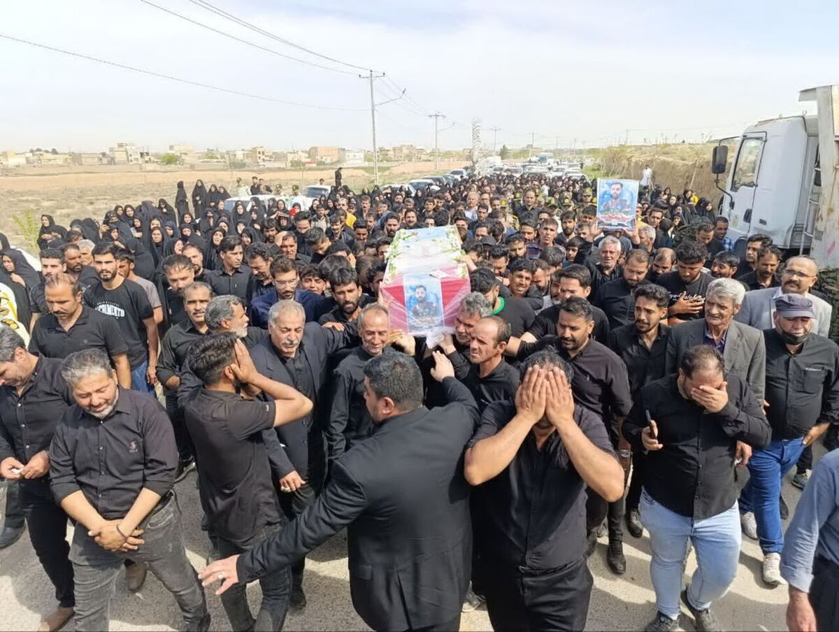 تشییع پیکر سومین سرباز پلیس حادثه انفجار مواد محترقه در مشهد