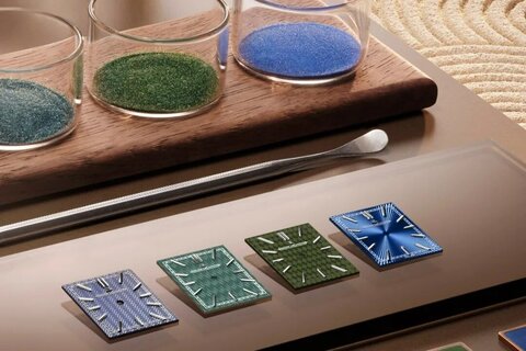 عکس | شاهنامه فردوسی در ساعتهای ۱۴ میلیارد تومانی !