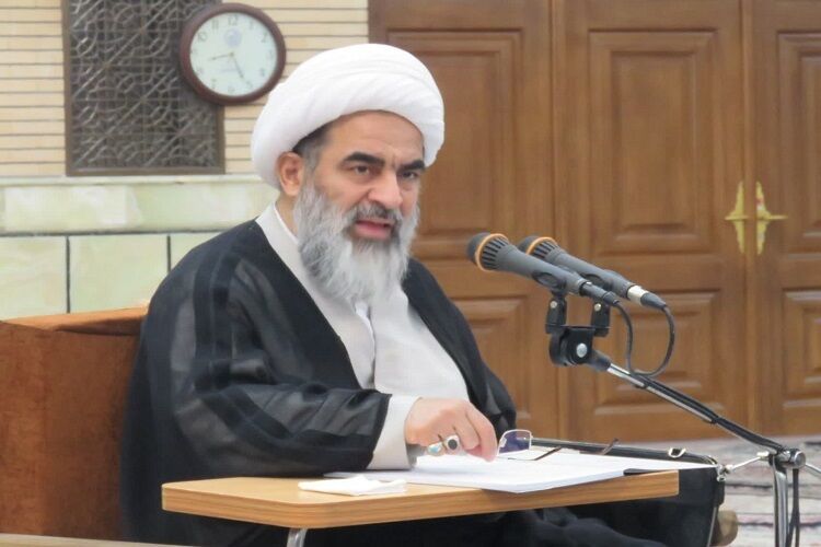 آیت‌الله فاضل لنکرانی: انکار احکام الهی جز بدبختی ثمری ندارد