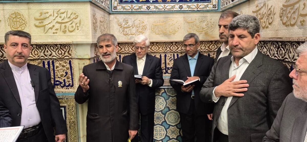 معاون اول رئیس جمهور به زیارت امام رضا(ع) رفت