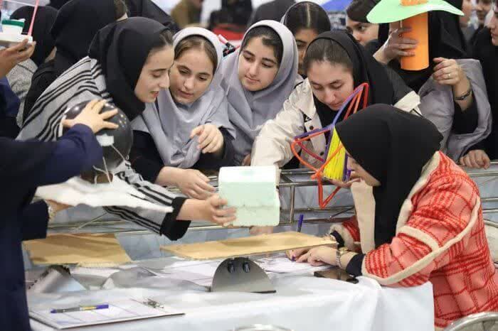 یک میلیون دانش‌آموز در حوزه هوش مصنوعی آموزش می‌بینند