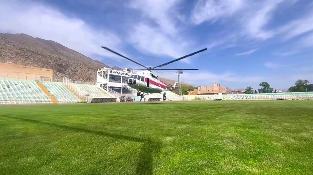 ادامه حواشی استفاده از بالگرد هلال احمر برای خشک کردن زمین فوتبال / مدیرعامل هلال احمر لرستان برکنار شد