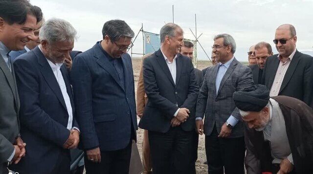 کشت گلخانه‌ای راه‌حلی برای بحران آب استان است