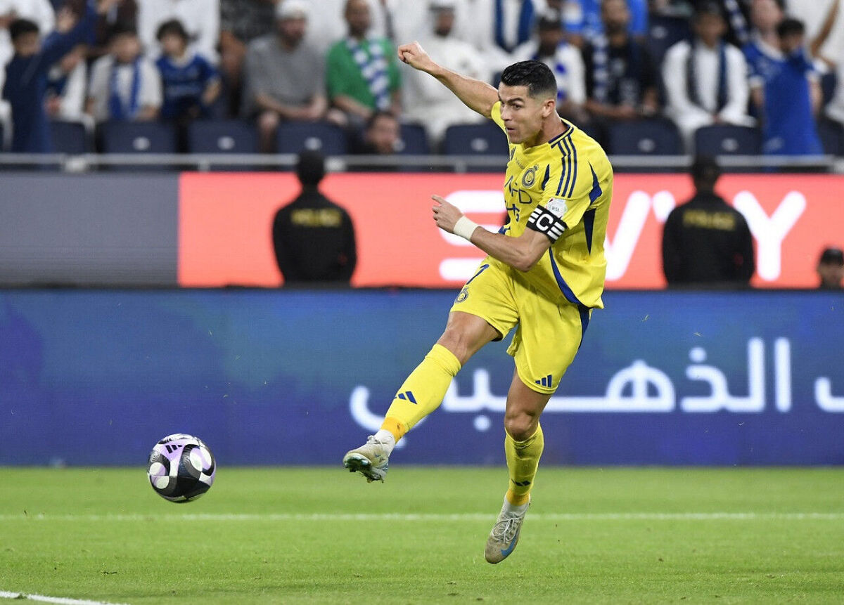 مارکا خبر داد؛ رونالدو باشگاه والنسیا را می‌خرد