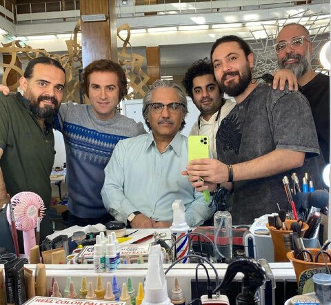 عکس | مهران مدیری و هوتن شکیبا در پشت صحنه تاسیان