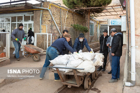 «حراج سنگ‌های معدن فیروزه» نیشابور