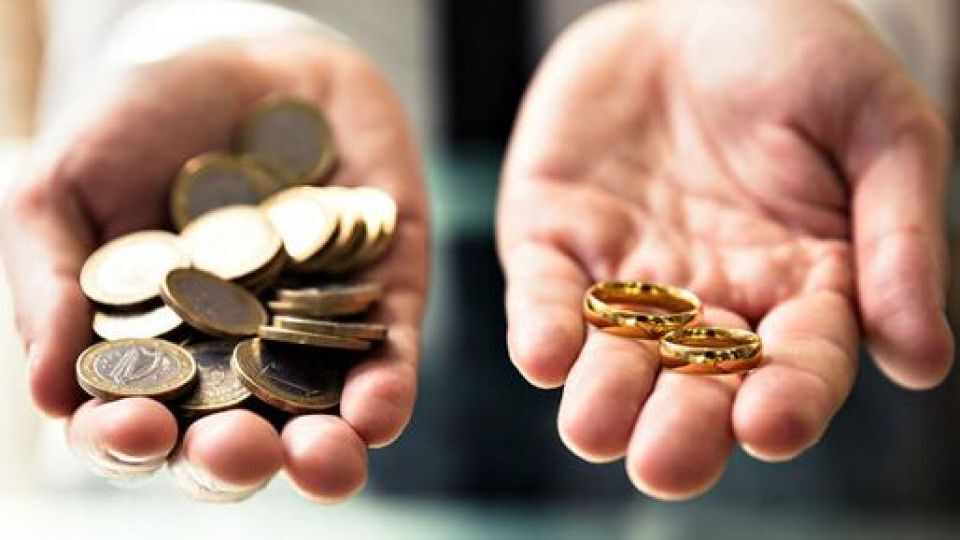 خبر تعیین سقف مهریه تا ۱۴ سکه از اساس کذب است