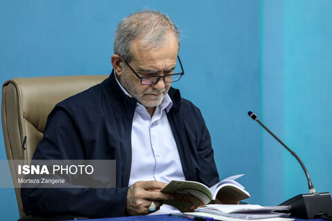 عکس منتخب هفته | از سفر عارف به مشهد تا تجمع علیه جنایات رژیم صهیونیستی در تهران