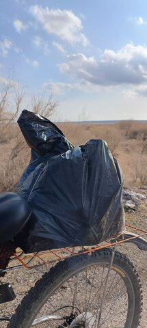 میخواستم بگویم اگر بخواهیم میشود/
ساعتی همراه محمد فیروز که با دوچرخهای ساده و وسایلی معمولی سالهاست سفر میکند