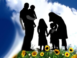 با آرایش دختران نوجوان چه کنیم؟