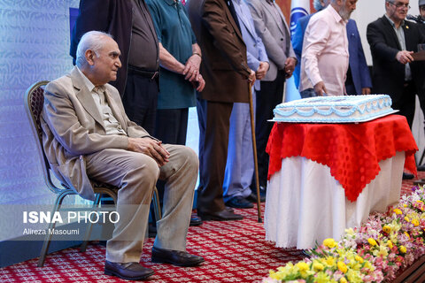 مراسم تجلیل از هنرمندان پیشکسوت متولد فروردین