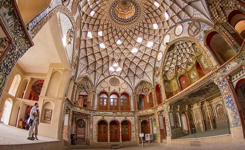 «خانه تاریخی بروجردی‌های کاشان» نماد معماری و عشق