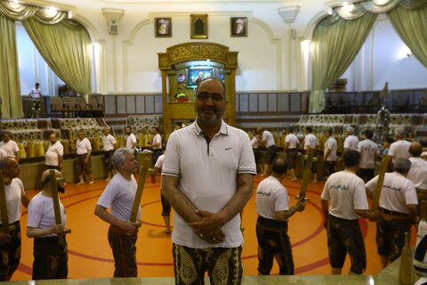 پهلوان گود، خادم خورشید