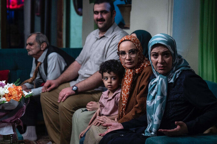 اکران آخرین قسمت از «پایتخت» در برج میلاد با بازیگران