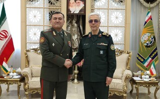 وزیر دفاع جمهوری تاجیکستان با سرلشکر باقری دیدار کرد