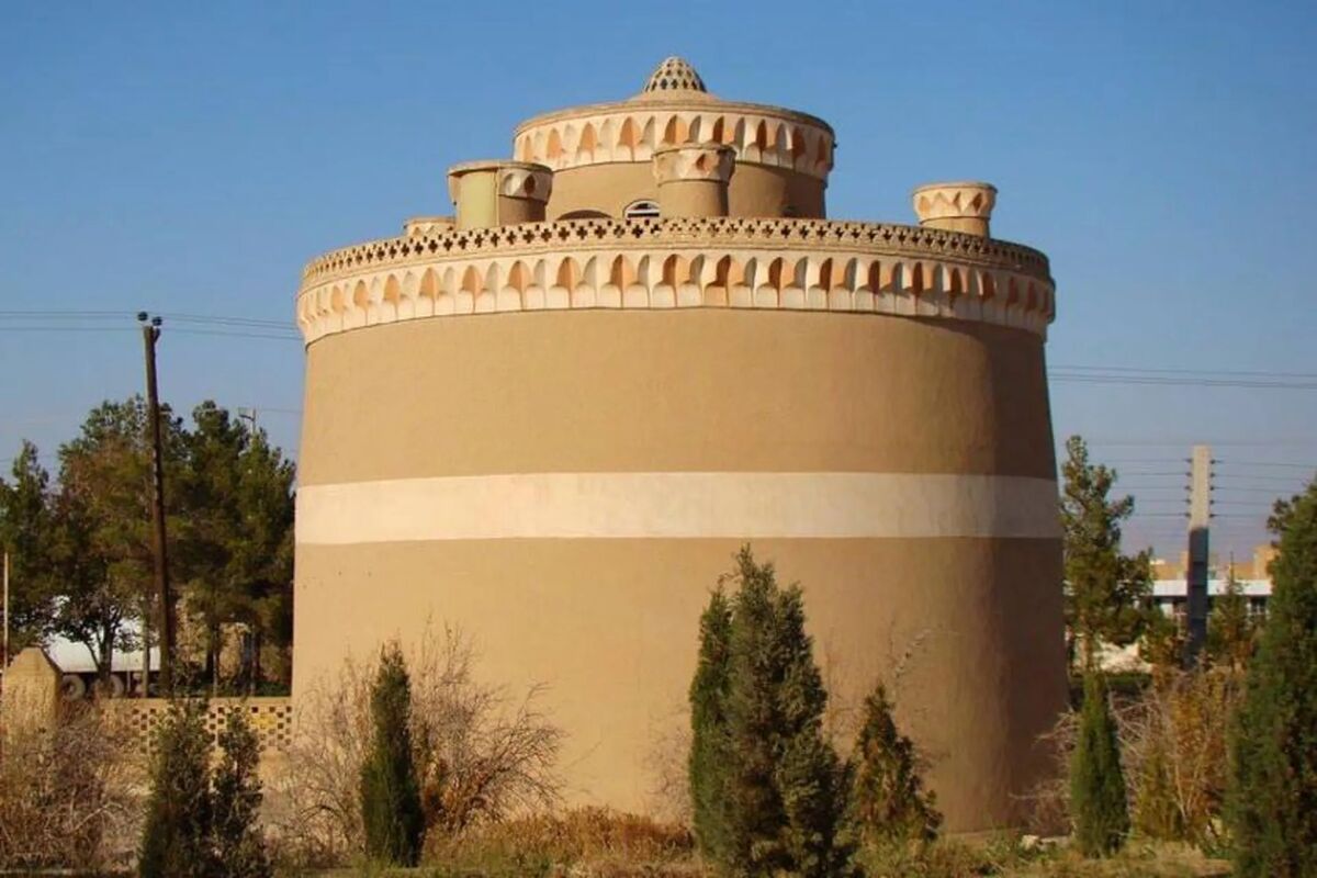 «میبد» شهر کبوترهای برج‌نشین