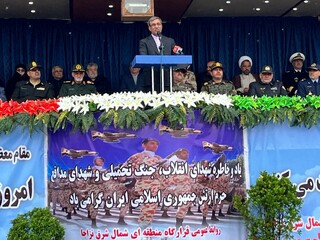 امروزه ارتش نماد ولایتمداری و مردم داری است